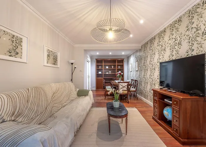 Ayuntamiento Bilbao, Casco Viejo -parking Optional * ビルバオ