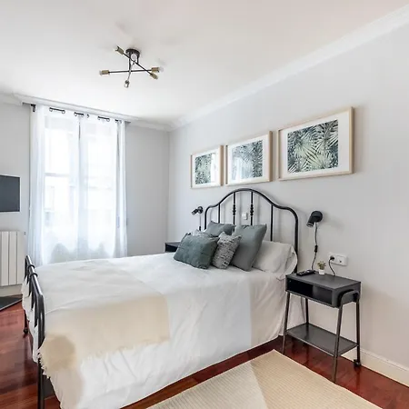 Ayuntamiento Bilbao, Casco Viejo -parking Optional