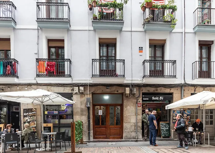 Ayuntamiento Bilbao, Casco Viejo -parking Optional Бильбао