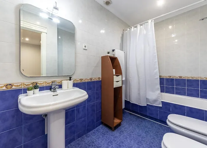 Ayuntamiento Bilbao, Casco Viejo -parking Optional Бильбао