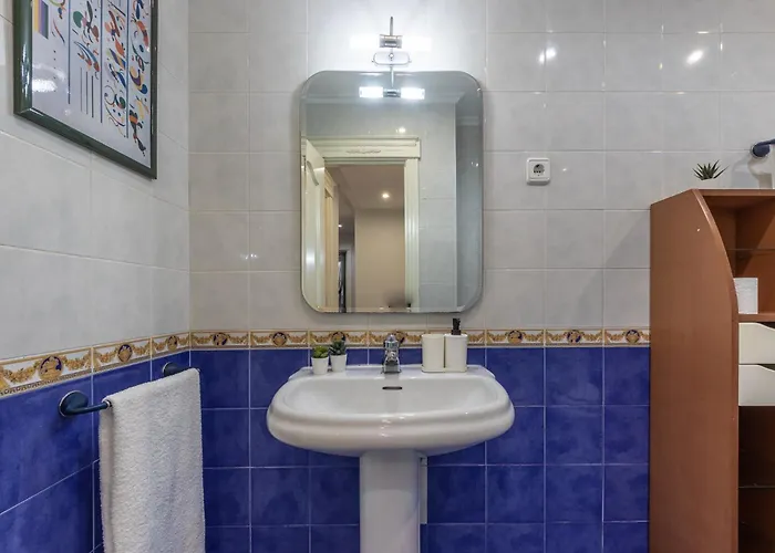 Ayuntamiento Bilbao, Casco Viejo -parking Optional