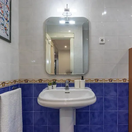 Ayuntamiento Bilbao, Casco Viejo -parking Optional