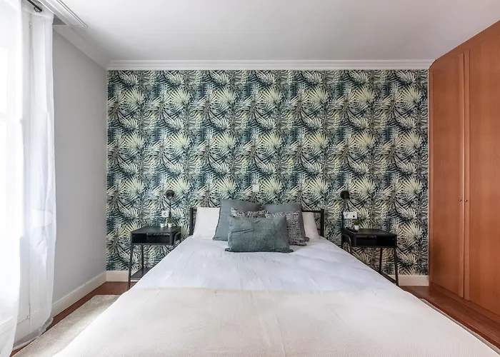 Ayuntamiento Bilbao, Casco Viejo -parking Optional *